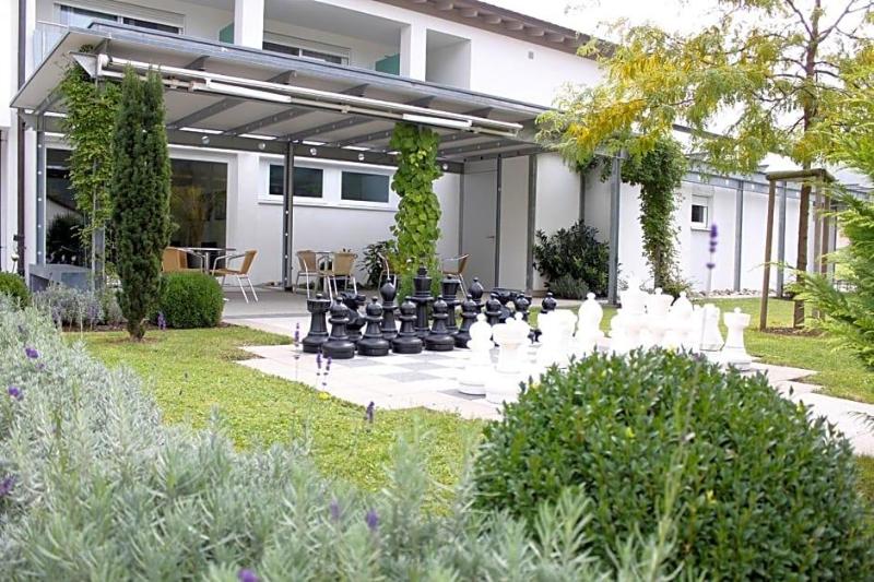 Zv Fle Hotel Restaurant Spa image