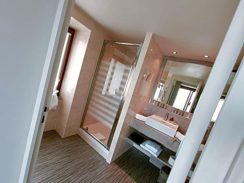 Hotel Le Lv Man image