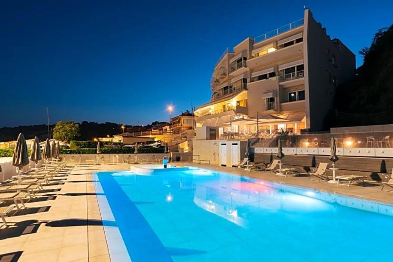 Hotel Scogliera image
