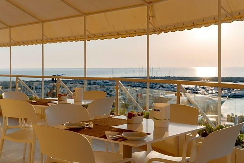 Hotel Scogliera image