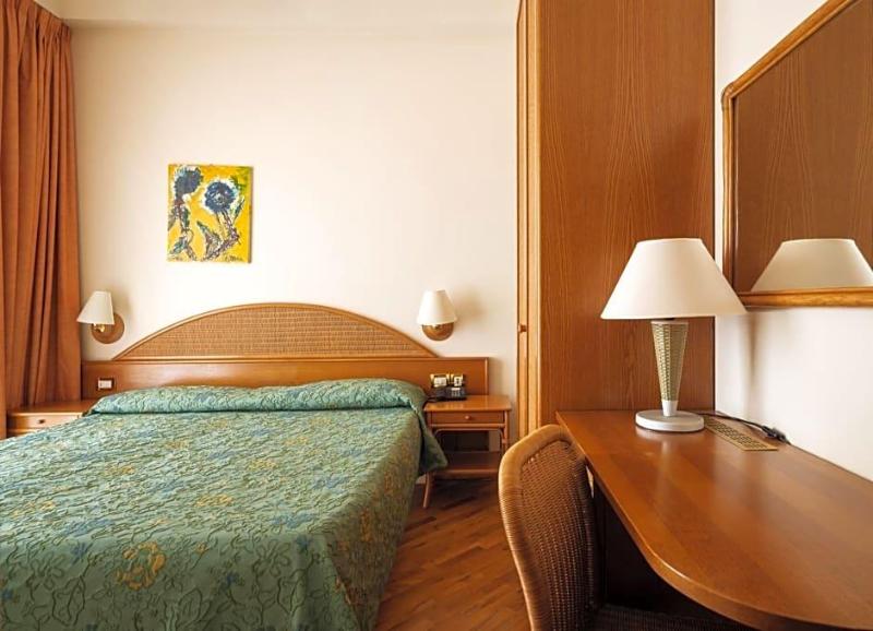 Hotel Scogliera image