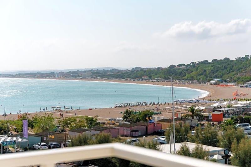 Hotel Scogliera image