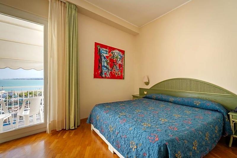 Hotel Scogliera image