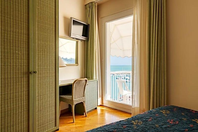 Hotel Scogliera image