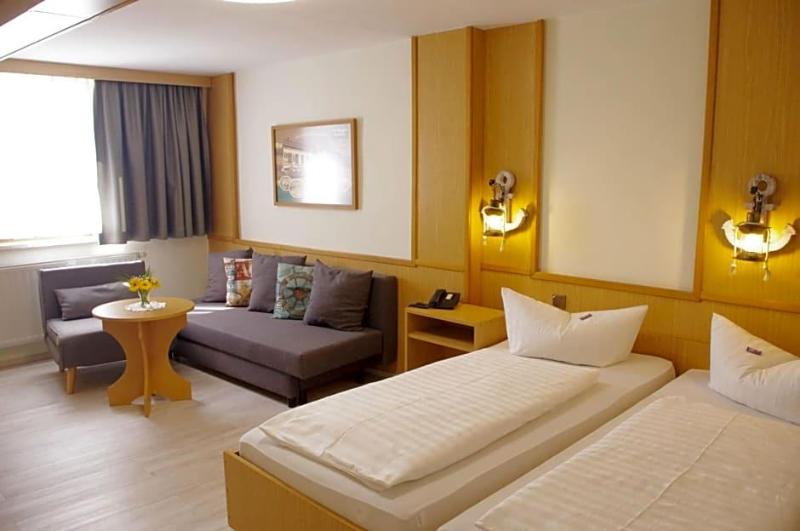 Hotel Gasthof Zum Walfisch image