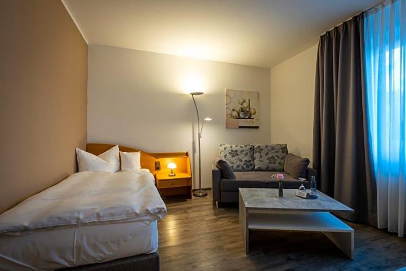 Hotel Pfalzer Hof image