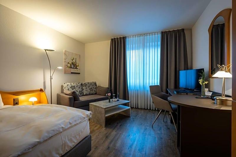 Hotel Pfalzer Hof image