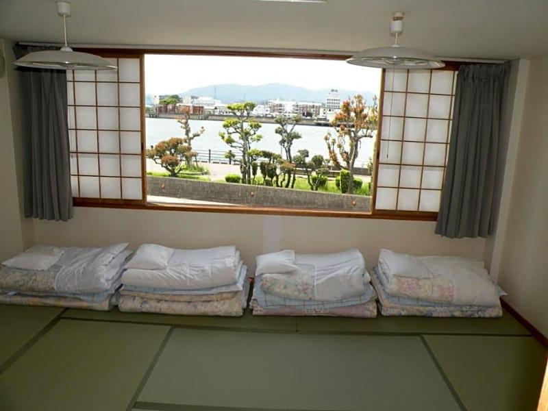 Business Hotel Minshuku Minato image