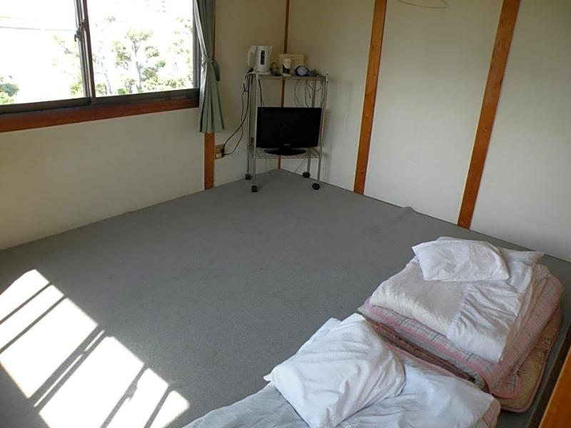 Business Hotel Minshuku Minato image