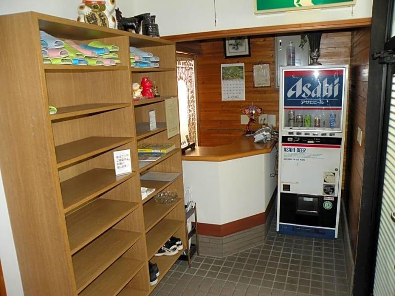 Business Hotel Minshuku Minato image