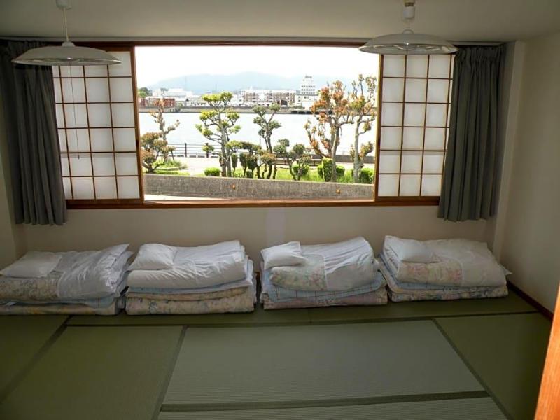 Business Hotel Minshuku Minato image