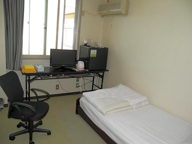 Business Hotel Minshuku Minato image