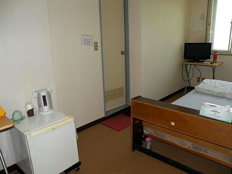 Business Hotel Minshuku Minato image