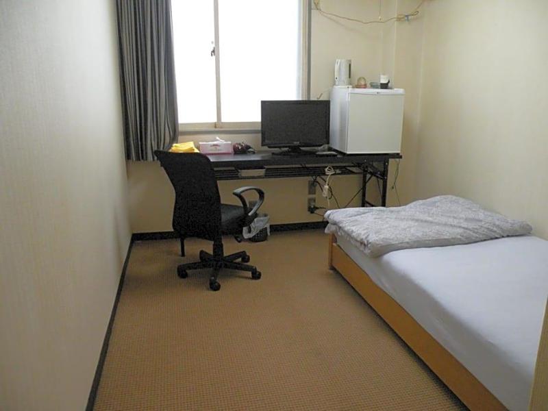 Business Hotel Minshuku Minato image