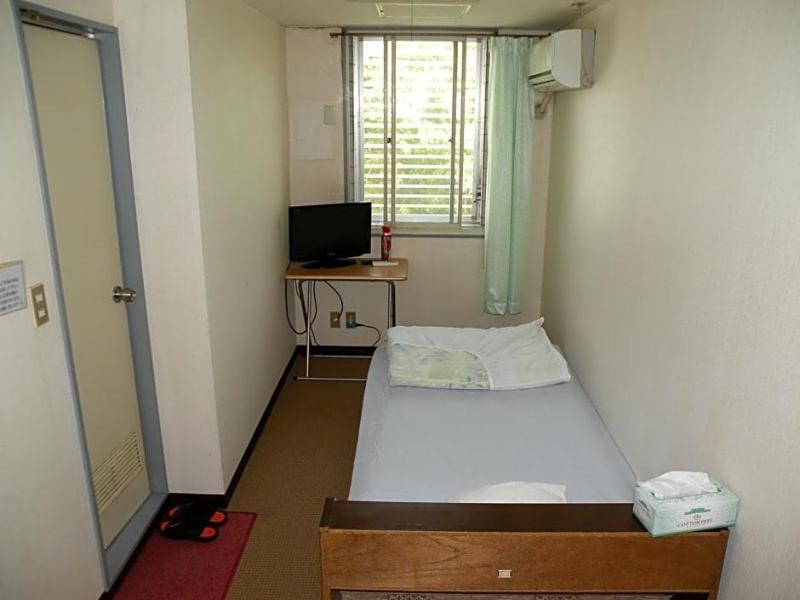 Business Hotel Minshuku Minato image