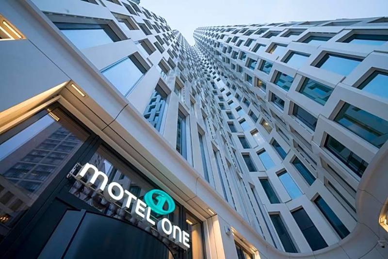 Motel One Berlin Upper West image