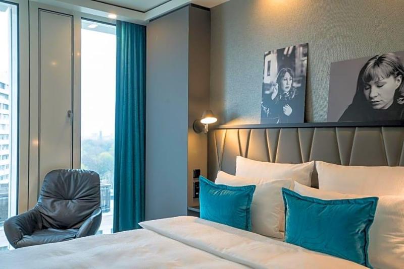 Motel One Berlin Upper West image