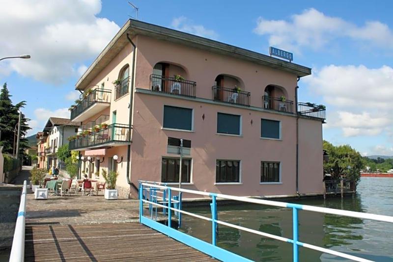 Albergo Ristorante Punta Dell Est image