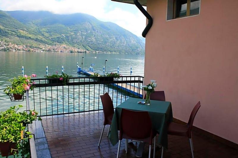 Albergo Ristorante Punta Dell Est image