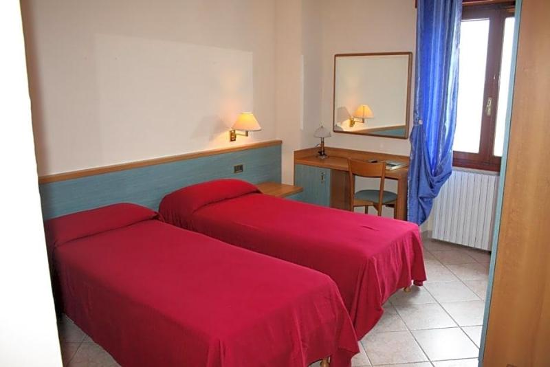 Albergo Ristorante Punta Dell Est image