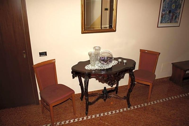 Albergo Ristorante Punta Dell Est image