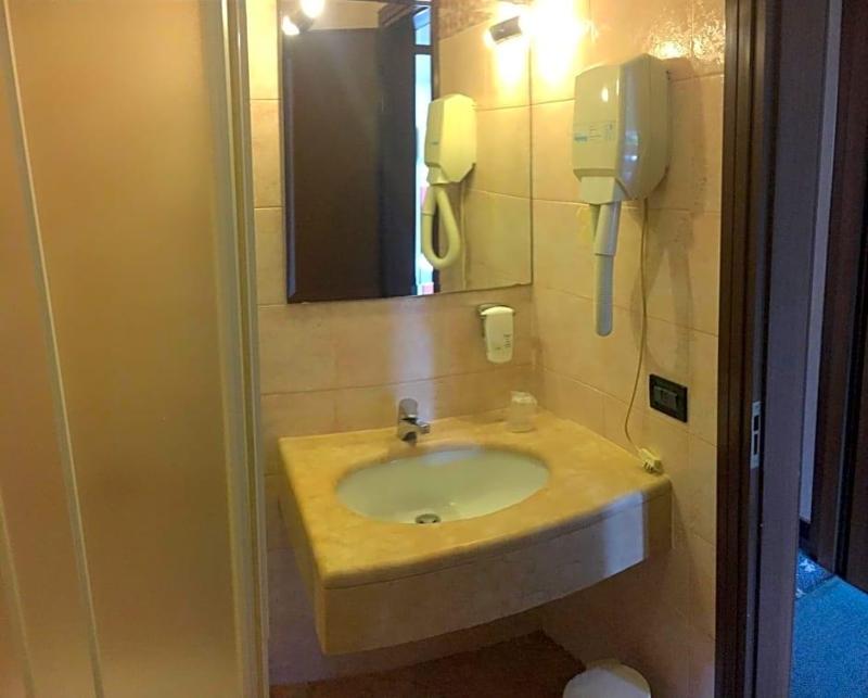 Albergo Valle D Oro image