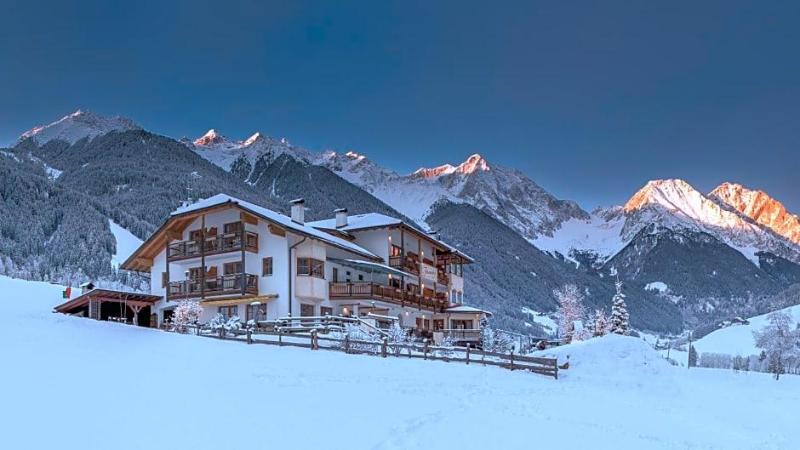 Berghotel Johanneshof image
