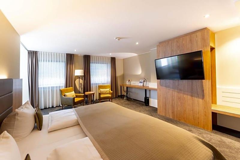 Hotel Ross image