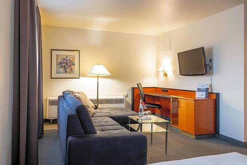 Hotel Ross image