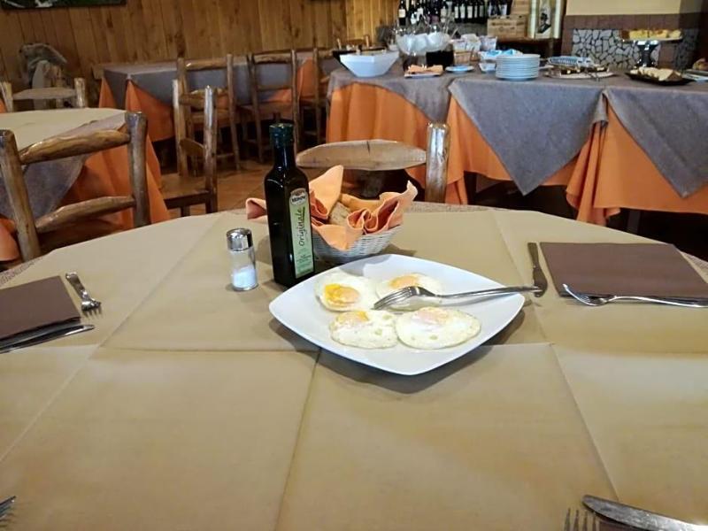 Albergo Ristorante Uliveto image