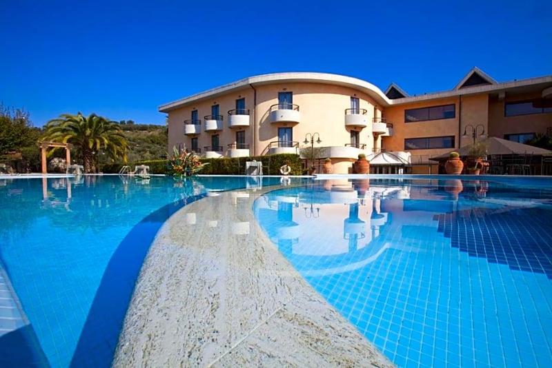Albergo Ristorante Uliveto image