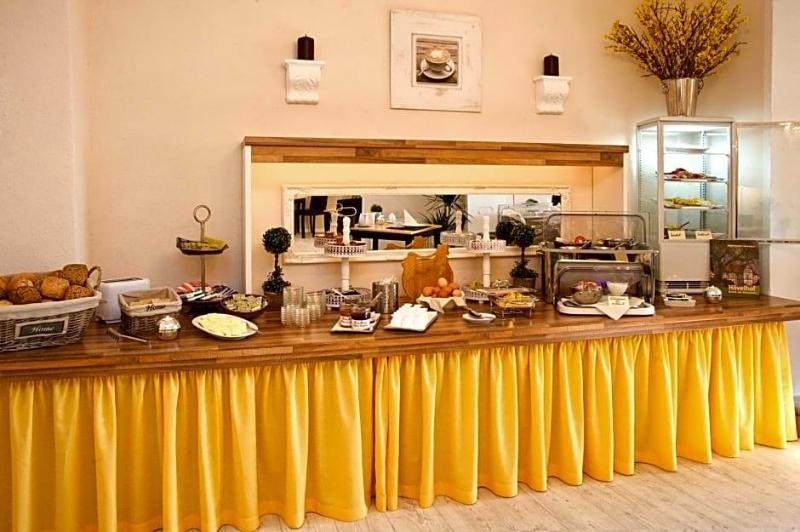 Hotel Garni Zum Grv Nen Baum image