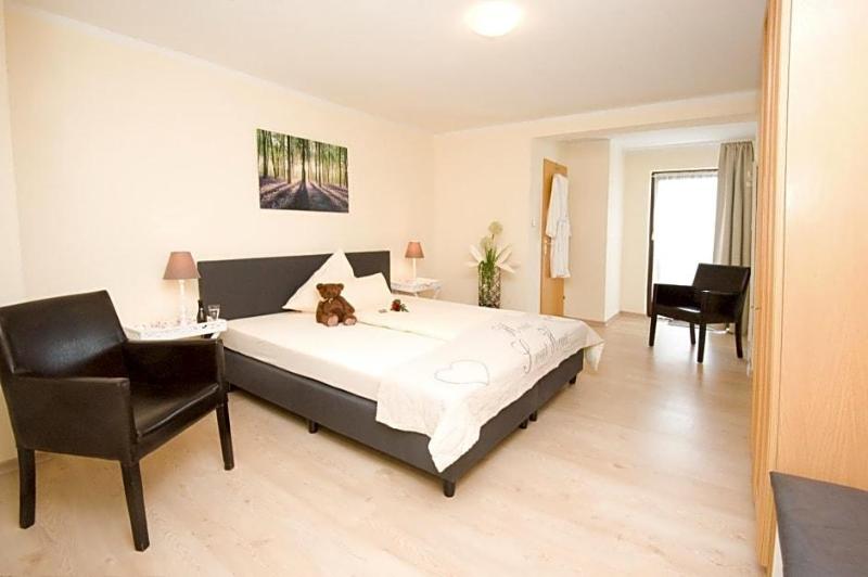 Hotel Garni Zum Grv Nen Baum image