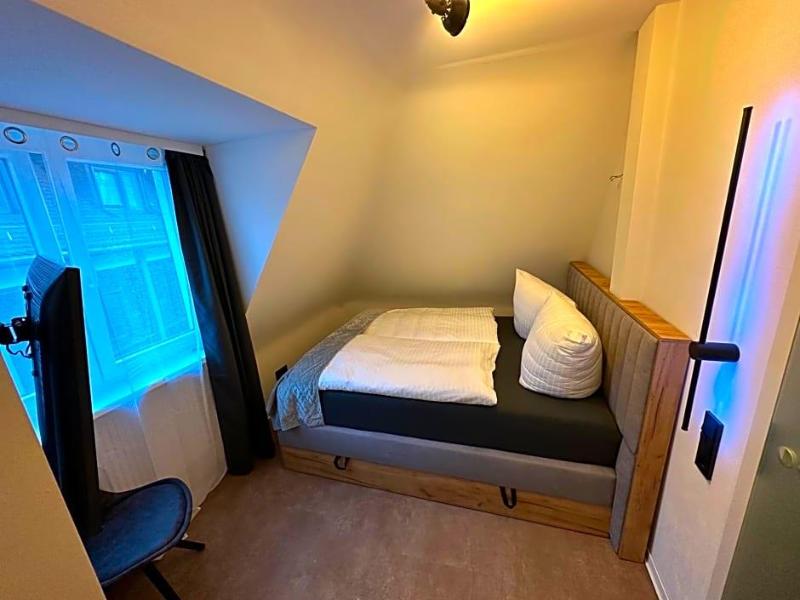 Hotel Emilia image