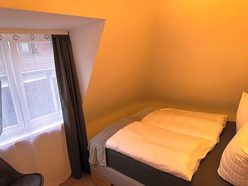 Hotel Emilia image