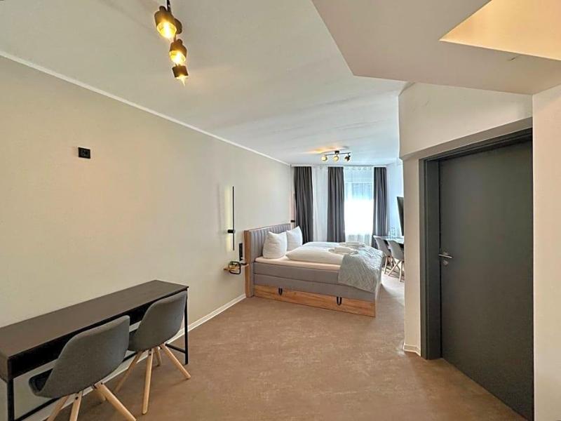Hotel Emilia image