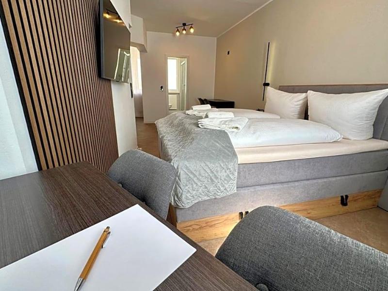 Hotel Emilia image