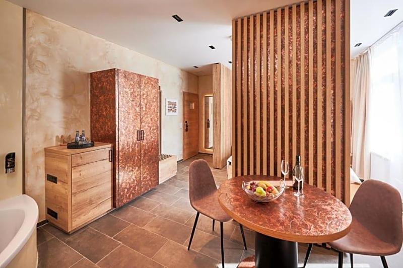 Hotel 53 8 Nord image