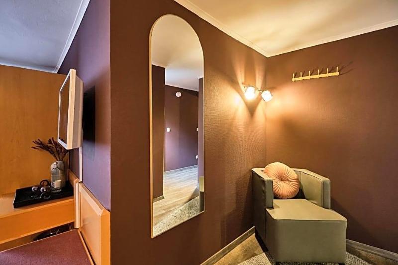 Hotel Roter Hahn image