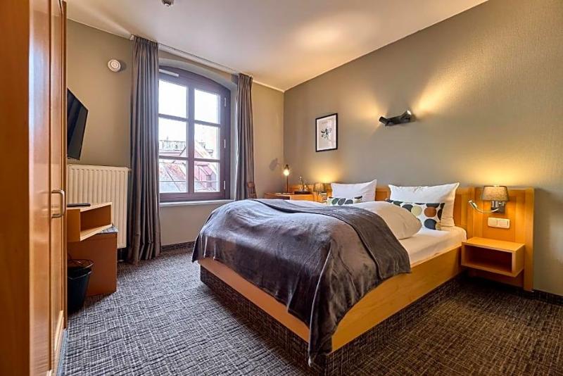 Hotel Roter Hahn image