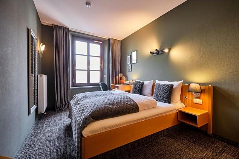 Hotel Roter Hahn image