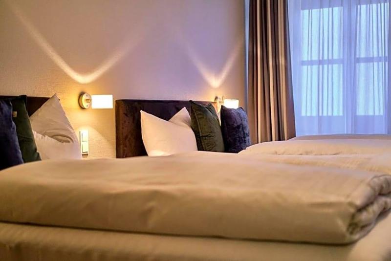 Hotel Roter Hahn image