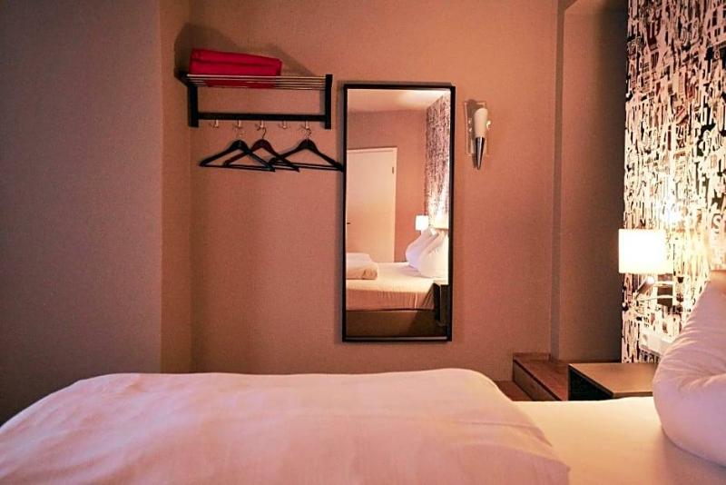 Hotel Roter Hahn image