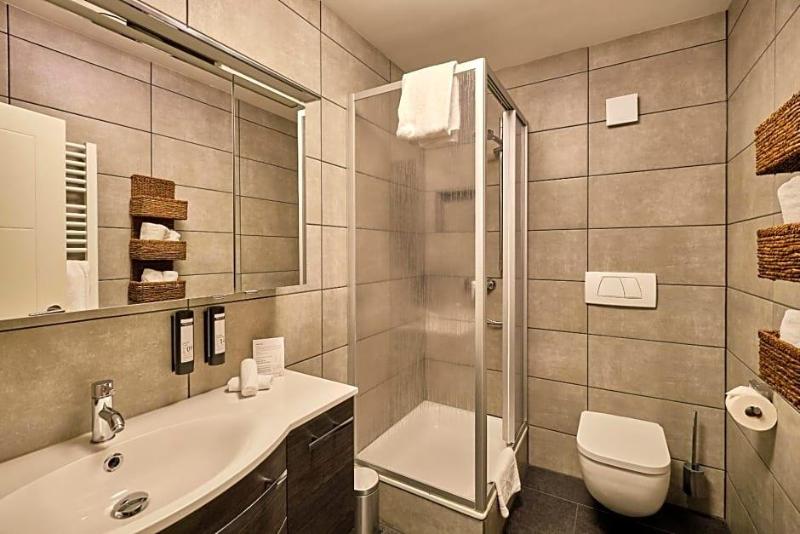 Hotel Roter Hahn image