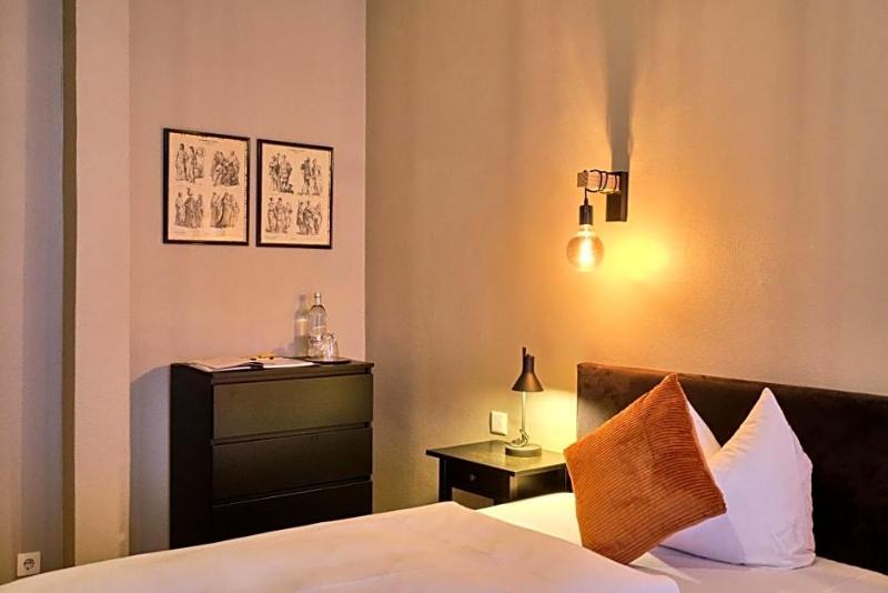 Hotel Roter Hahn image