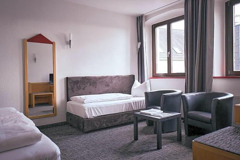Hotel Roter Hahn image