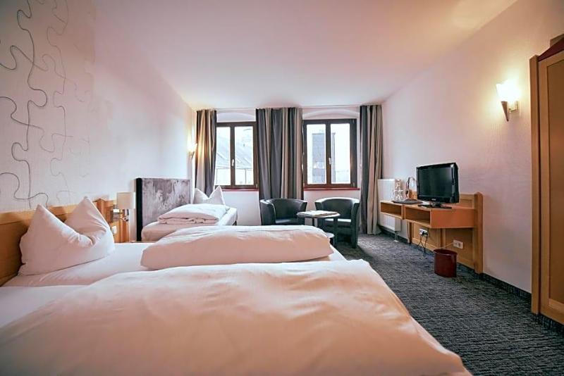 Hotel Roter Hahn image