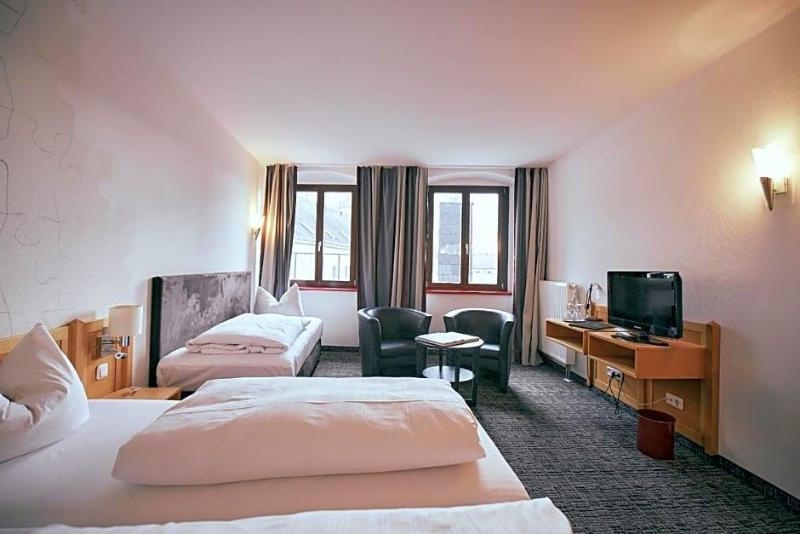 Hotel Roter Hahn image