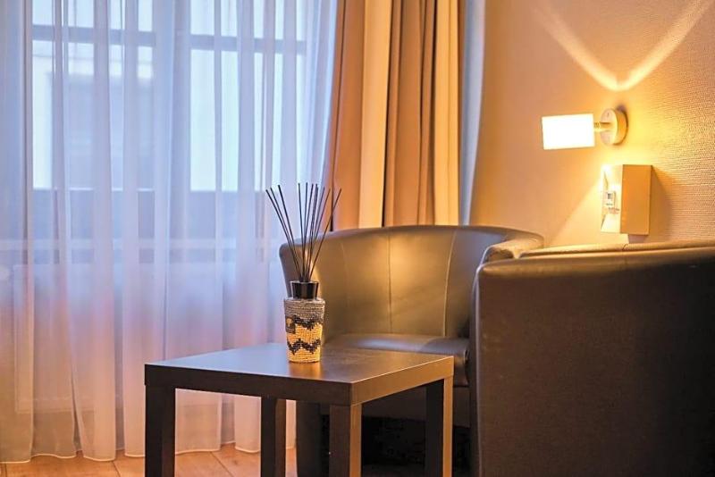 Hotel Roter Hahn image
