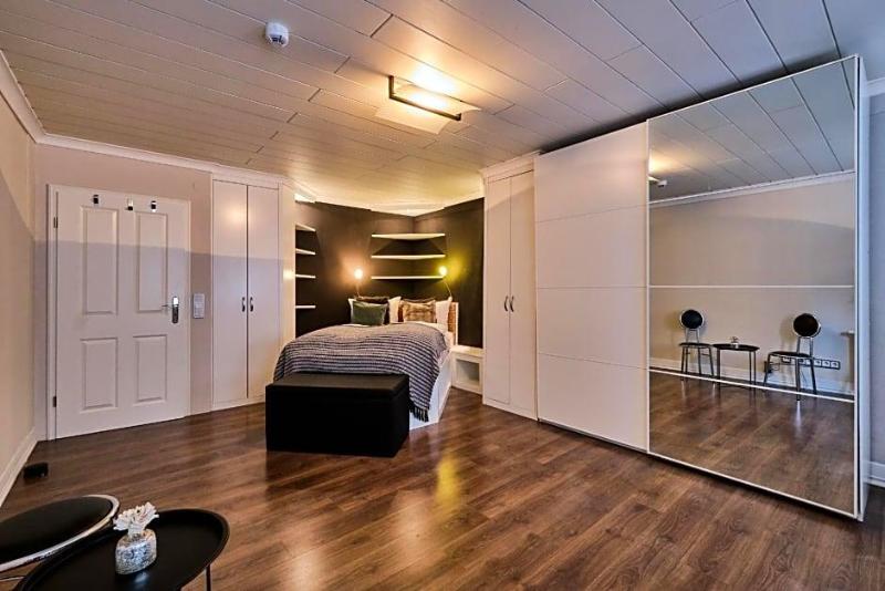 Hotel Roter Hahn image